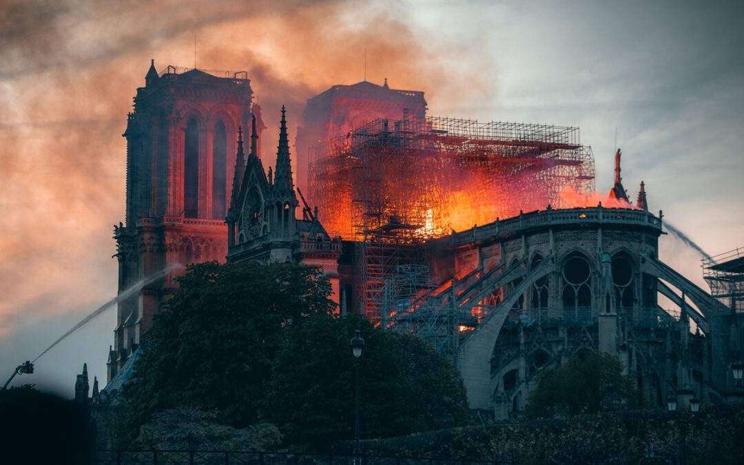 Photo of Notre Dam burning